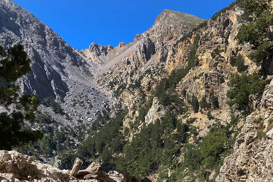 Une réserve de biosphère classée par l’UNESCO et la plus longue gorge d’Europe,